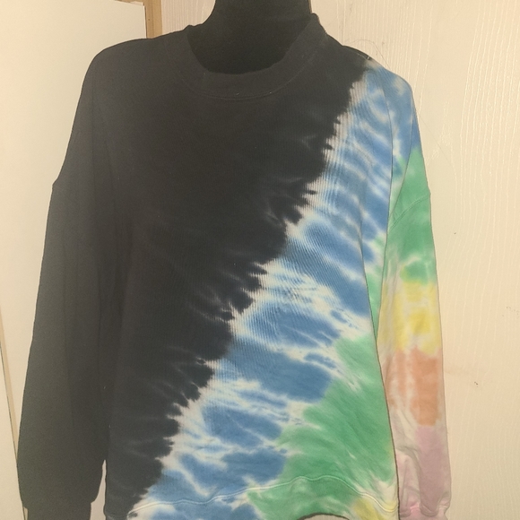 Electric & Rose Tops - 🎃🎄Electric & rose sweater